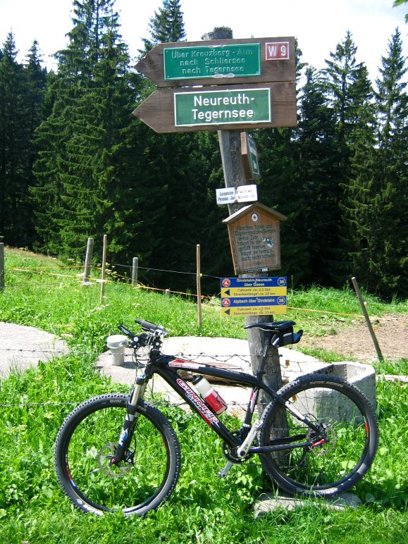 Von der Gindelalm kann man zur Neureut und hinüber zum Tegernsee wandern