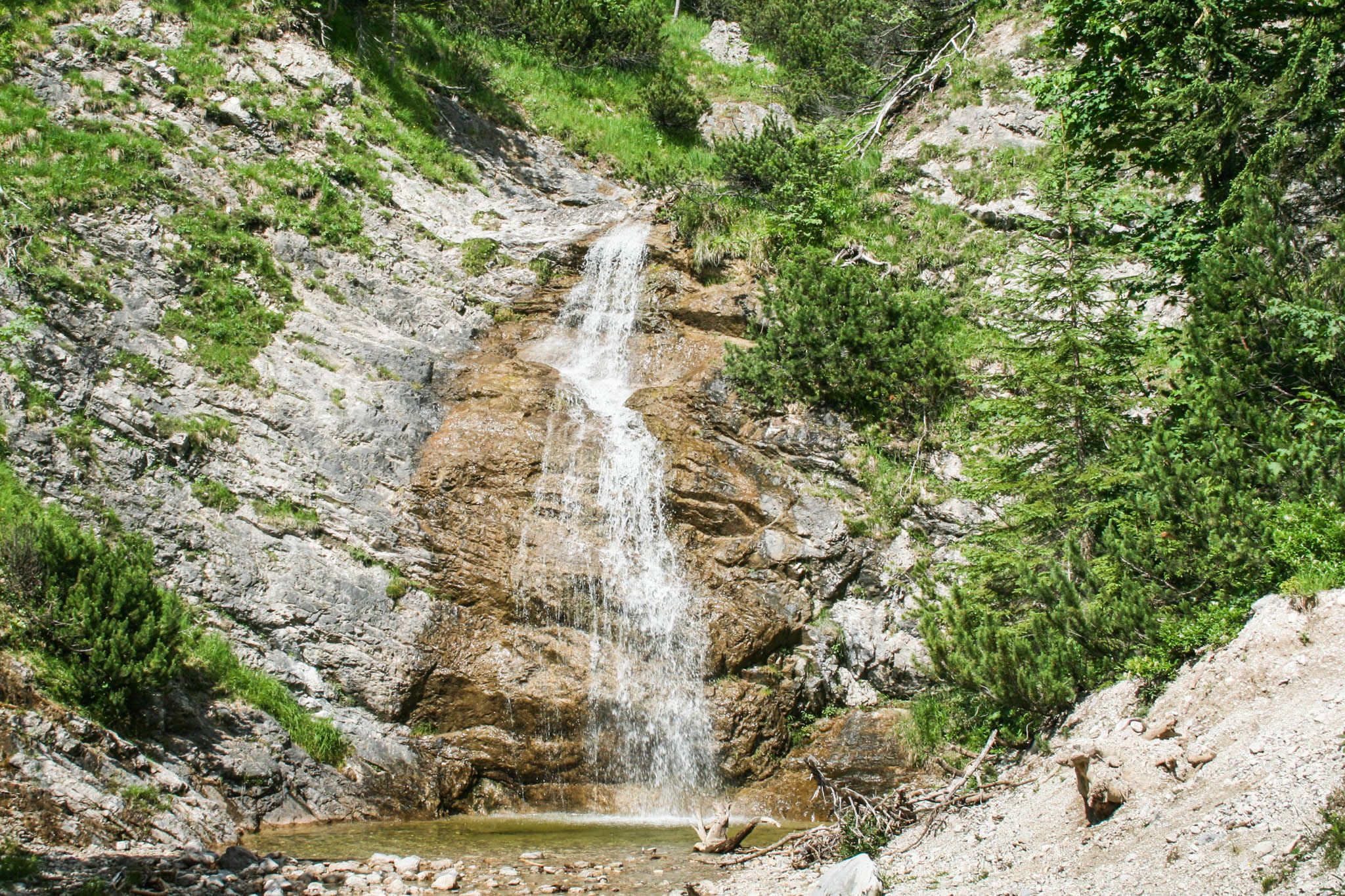 Wasserfall Ein Wasserfall zum Ende der Wanderung