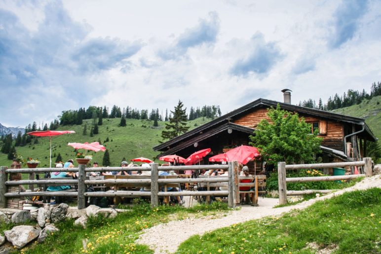 Die Mariandlalm liegt im Grenzgebiet zwischen Bayern und Tirol