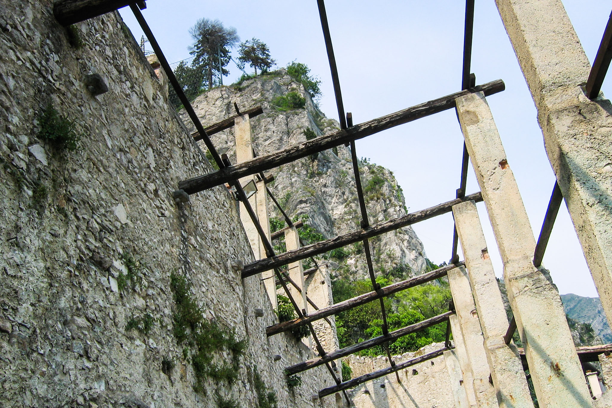 Limonaia del Castel - die Zitronen-Gewächshäuser in Limone sul Garda ...