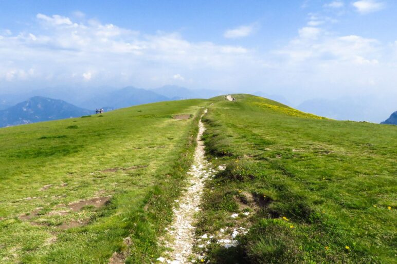 Der leichte Spazierweg zum Nordende der Colma di Malcesine