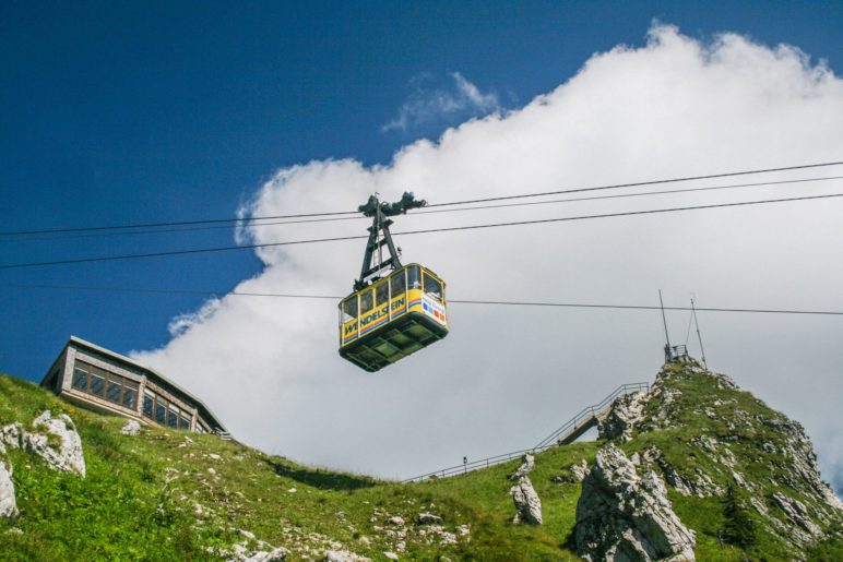 Die Wendelstein-Seilbahn fährt von Osterhofen auf den Wendelstein