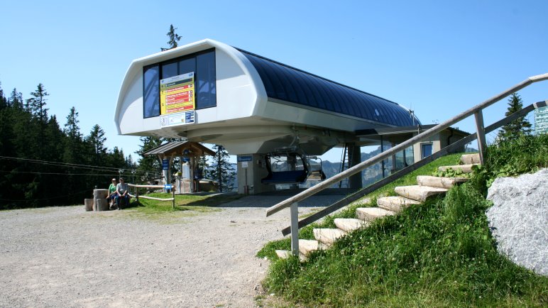 Bergstation der Suttenbahn. Die der Stümpflingbahn sieht gegenüber genauso aus