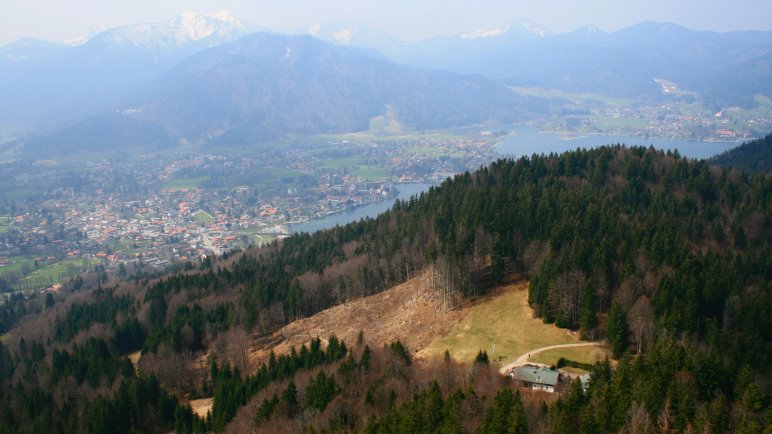 Der Blick vom Riederstein auf die Galaun und den Tegernsee