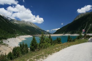 Am Beginn der Wanderung am Schlegeisspeicher