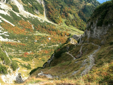 Serpentinenweg oberhalb des Klammls Serpentinenweg oberhalb des Klammls