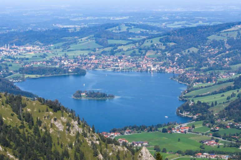 Tief unter uns liegt der Schliersee