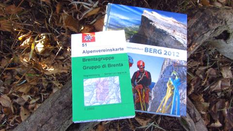 Bonus für DAV-Mitglieder: Dem Buch liegt die Alpenvereinskarte 51 "Brenta-Gruppe" bei