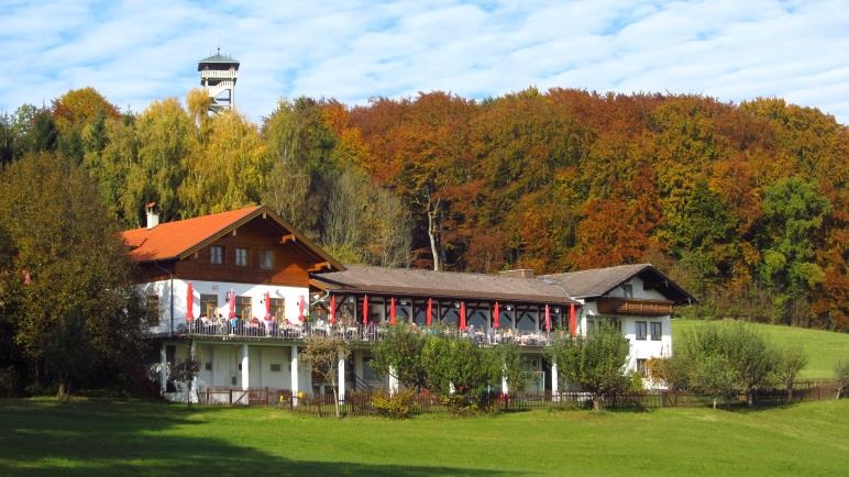 Die Ebersberger Alm und der Aussichtsturm