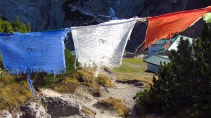 Gebetsfahnen oberhalb vom Stripsenjochhaus