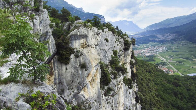 Scharfe Abbruchkanten am Monte Colt