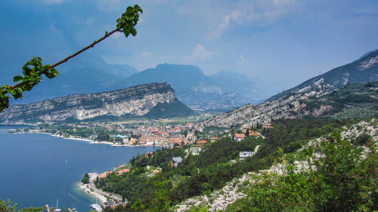 Torbole und der Monte Brione