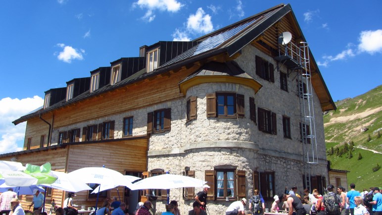 Wie bei schönem Wetter üblich ist das Rotwandhaus gut besucht