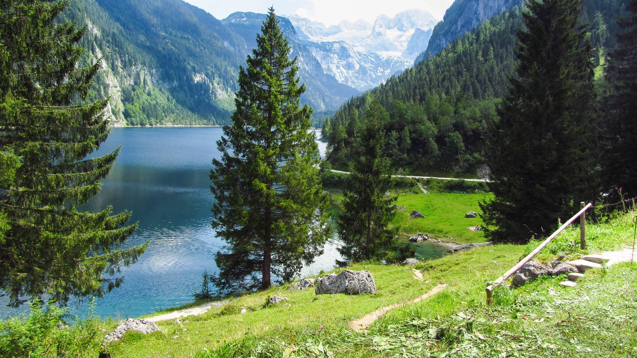 Am vorderen Gosausee - hier sollte man Zeit für eine ausgiebige Pause einplanen Am vorderen Gosausee - hier sollte man Zeit für eine ausgiebige Pause einplanen