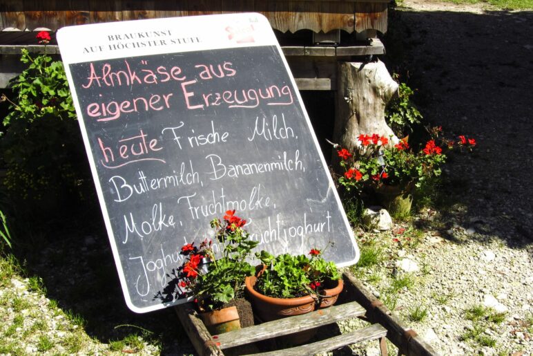 Almkäse auf der Hintermoar-Alm