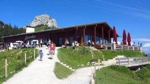 Die Sonnenalm nahe der Bergstation der Kampenwandbahn