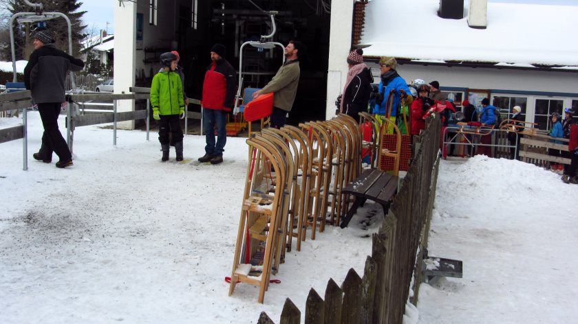 Schlittenverleih an der Talstation der Hörnlebahn