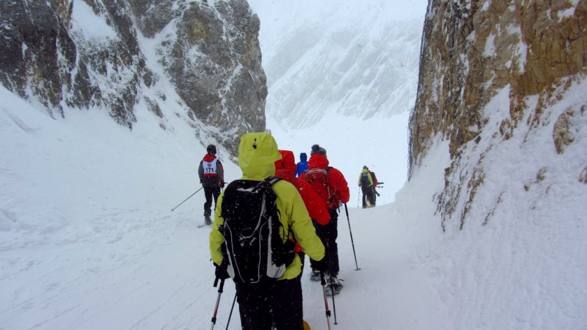 Felsdurchbruch auf der Schneeschuhwanderung, unterhalb vom Osterfelderkopf