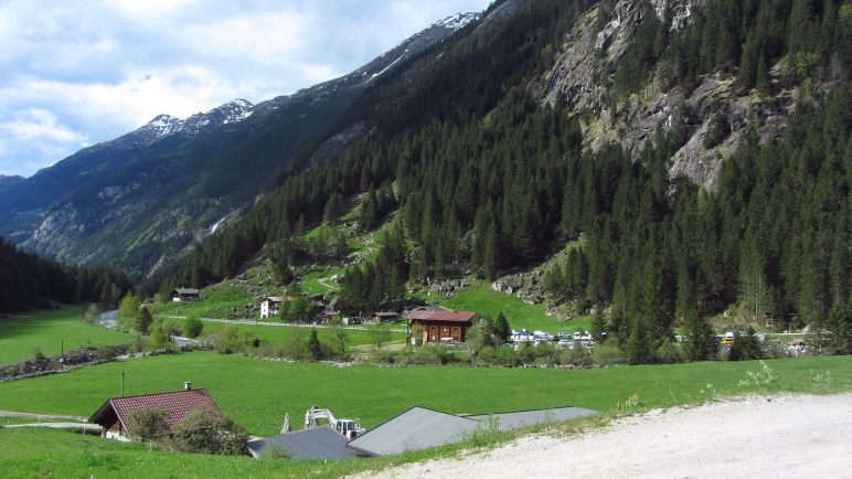 Der Zillergrund mit dem Gasthaus in der Au - unser Basislager