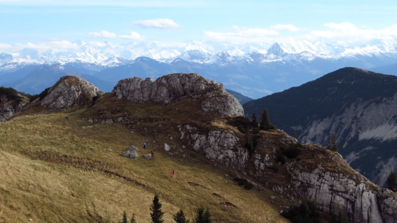 Blick auf die Alpenkette und auf unseren Aufstiegsweg