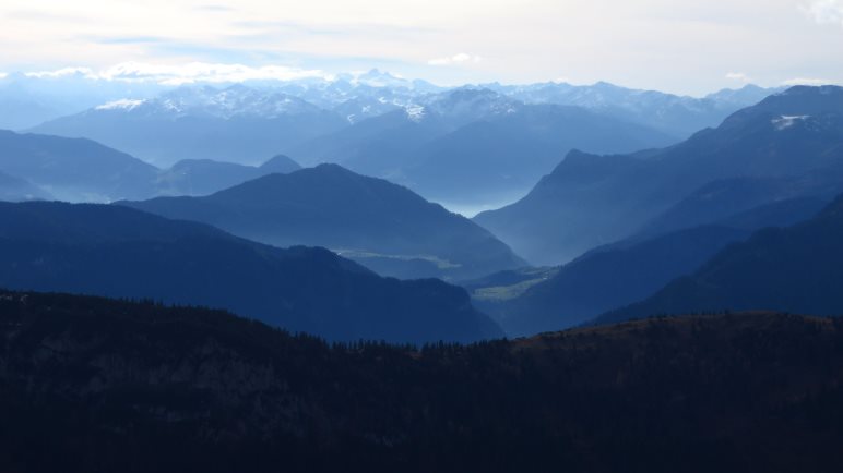 Tolle Ausblicke auf die Alpen während der Wanderung auf das Hintere Sonnwendjoch