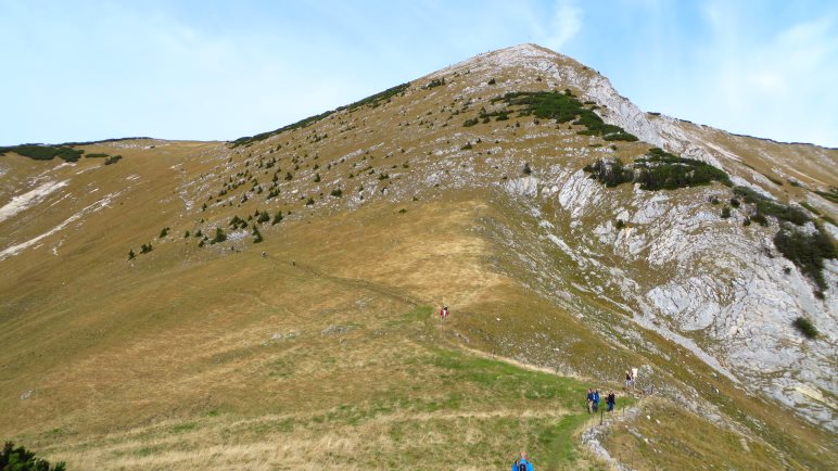 Das Ziel unserer Tour: Das Hintere Sonnwendjoch. Sieht wie ein guter Aussichtsgipfel aus!