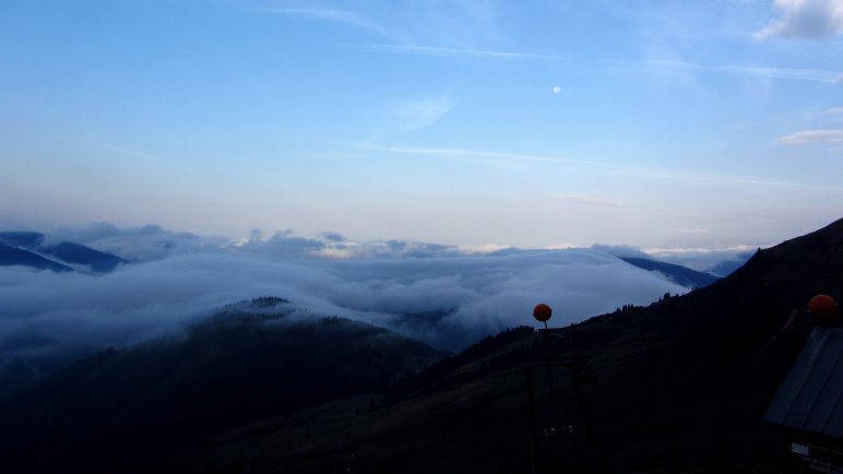 Auf der Hofpürglhütte - schön, wenn man oberhalb der Wolkendecke aufwacht