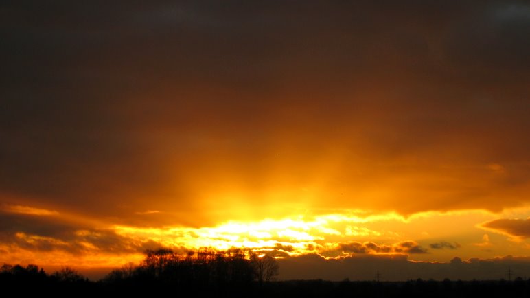 Sonnenaufgang. Nicht in den Bergen, aber zumindest kann man sie etwas sehen