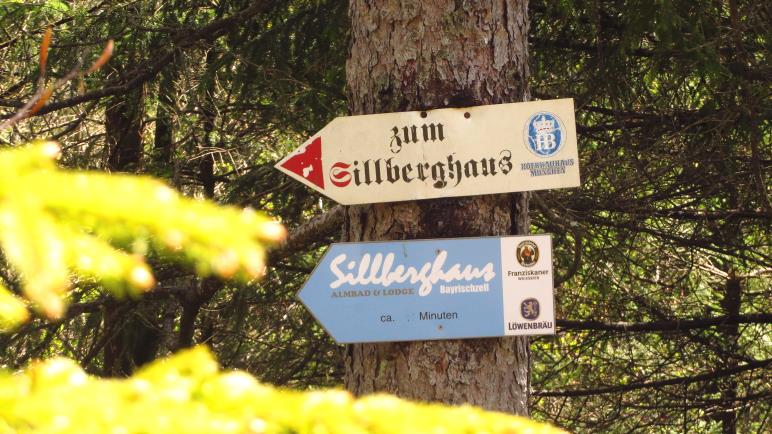 Wegweiser zum Sillberghaus