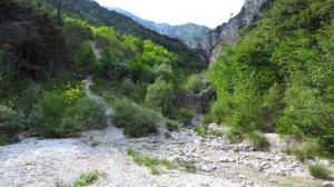 Das breite Bachbett im Valle del Signol, kurz vor Limone