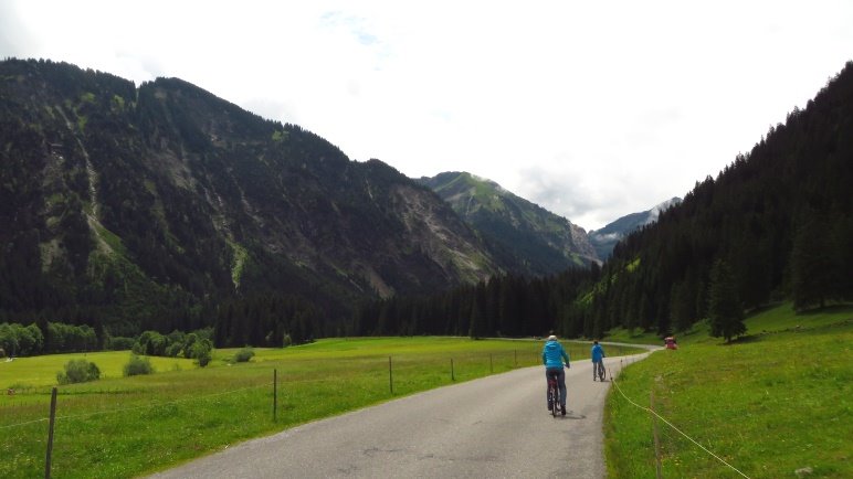 Auf der Straße von Tannheim zum Vilsalpsee