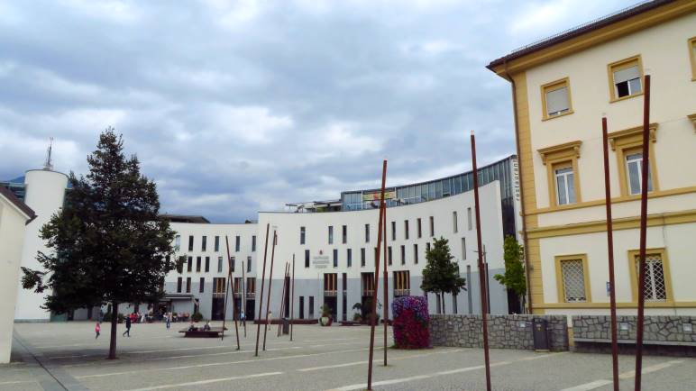 Das moderne Rathaus von bruneck