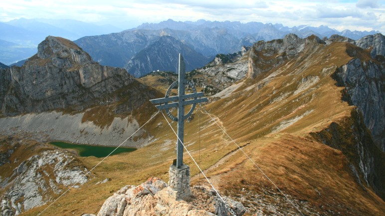 Von der Rofanspitze hat man einen fantastischen Rundblick über die Alpen, hier in Richtung Karwendel