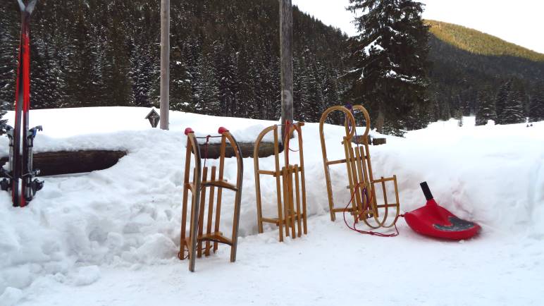 Schlittenparkplatz an der Schwarzentennalm