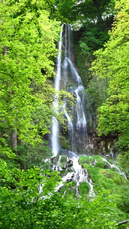 Der Uracher Wasserfall in seiner ganzen Größe