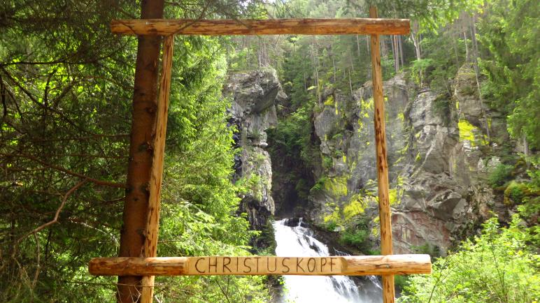 Der Christuskopf ma ersten Wasserfall