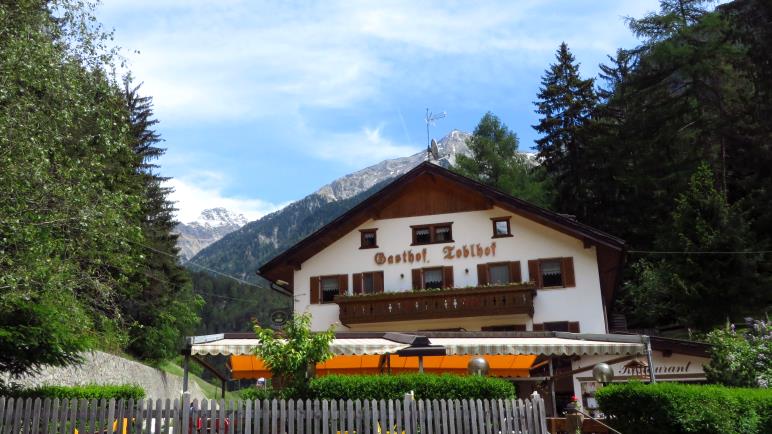 Der Toblhof, wer nicht wandern mag, kann hier auch mit dem Auto hochfahren