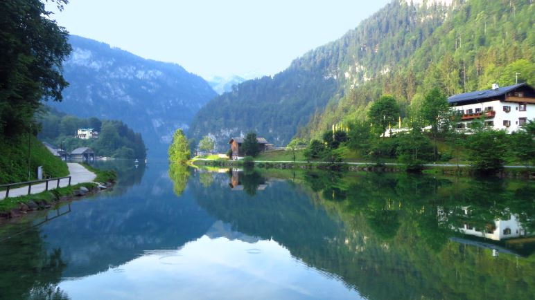 Sehr malerisch, der Königssee am frühen Morgen