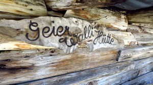 Hier schreibt sich die Geierwalli mit i, sonst mit y