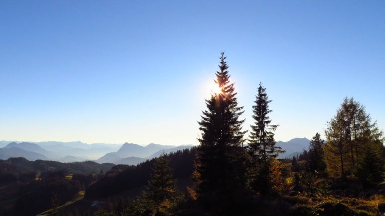 Die Sonne über dem Spitzstein