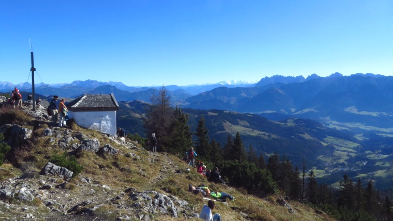 Blick vom Gipfel des Spitzstein auf das Kaisergebirge