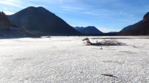 Könnte ein Salzsee in Utah sein, ist aber der Sylvensteinsee in Bayern