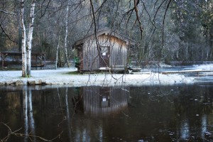 Die Hütte am Ufer des Hackensees