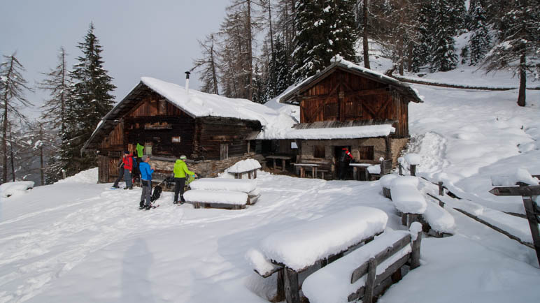 Brotzeit an der Seeberg.Alm