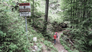 Auf dem Schmugglerweg zwischen Schleching in Bayern und Kössen in Tirol. Chiemgauer Alpen