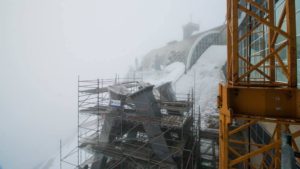 Die massiven Pfeiler für die neue Zugspitz-Seilbahn