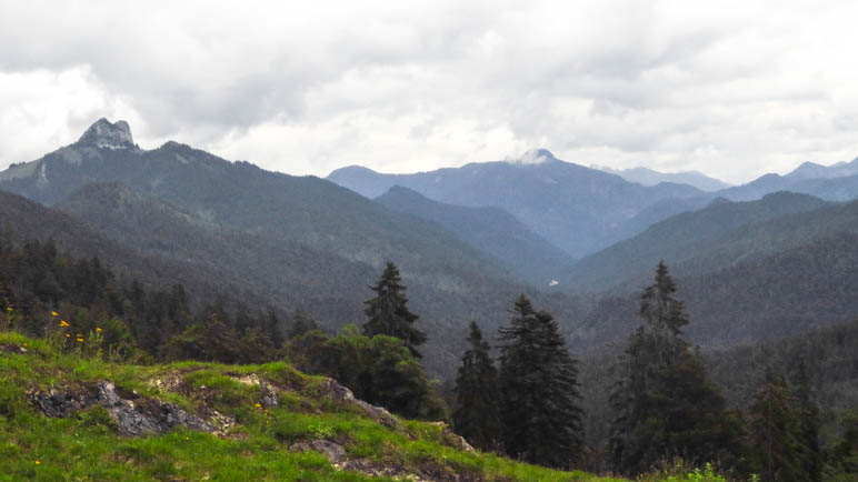 Der Blick Richtung Roßstein und Buchstein und über die weiteren Tegernseer Berge