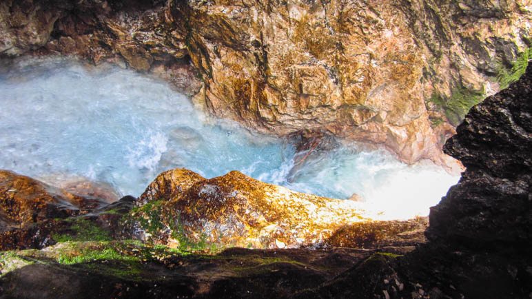 Wildwasser-Farbspiel in der Höllentalklamm