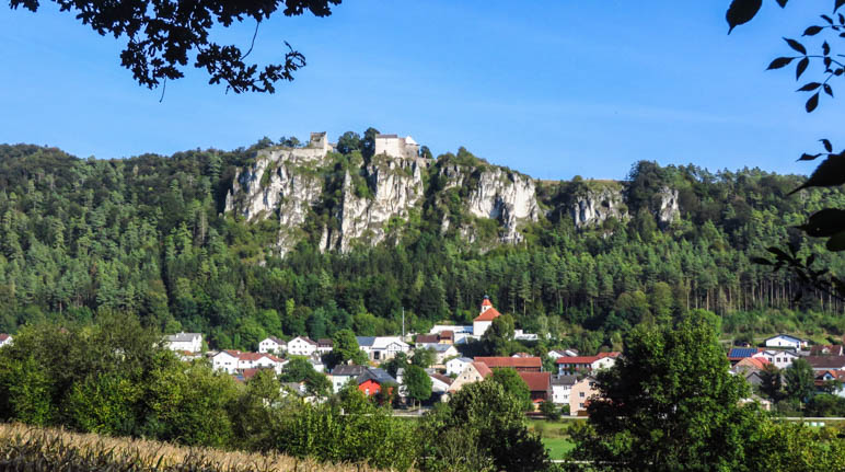 Auf dem Weg nach Arnsberg - oberhalb des Ortes liegt das Schloss