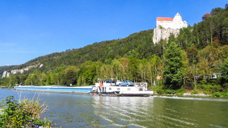 Schiffsverkehr. Manchmal sogar auf dem Main-Donau-Kanal